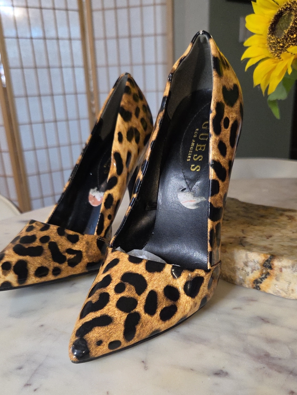 Guess Los Angles Leopard Patent Leather Print Pointed Toe Pumps  Sz 7.5